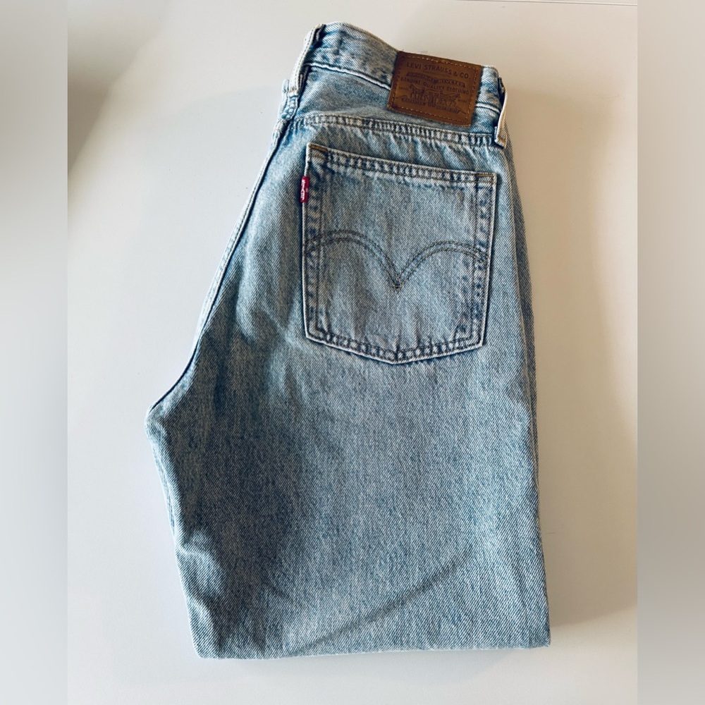 Levi’s wedgie straight size 25